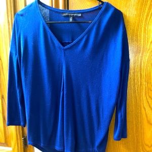 WHBM 3/4 sleeve v neck loose fitting top